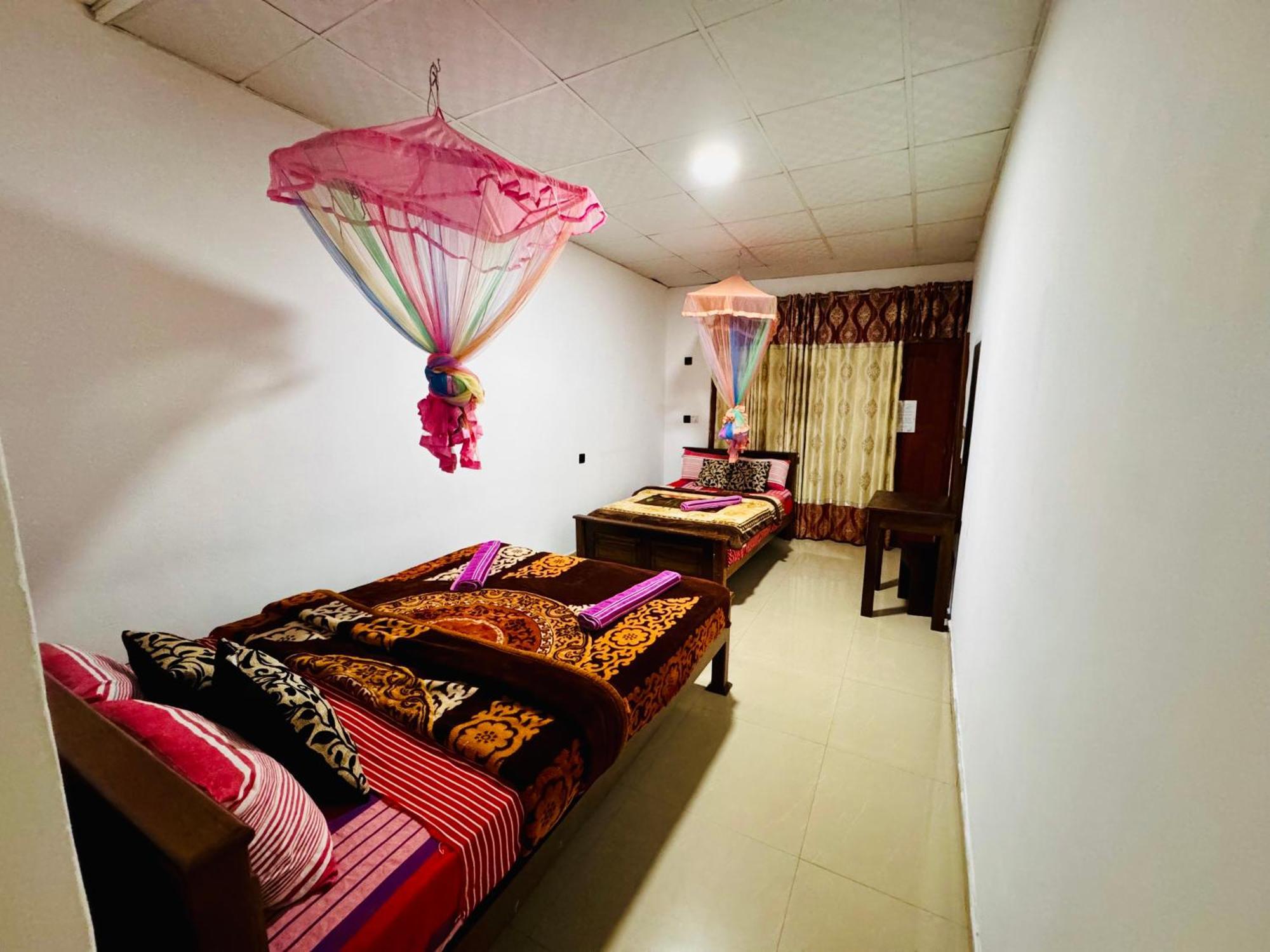 Adams Peak Grand Hotel Nallathanniya Eksteriør billede